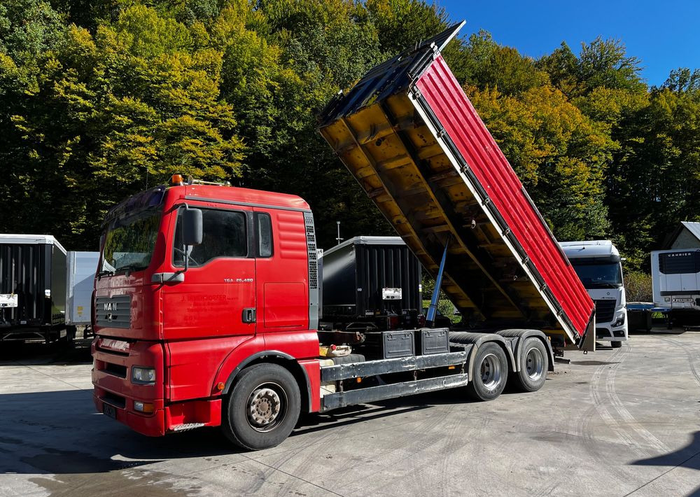 MAN TGA 26.480 // Wywrotka 3 stronna // 2004 Rok // 6x4 // Kiper Schwarzmuller // - Самосвал камион: снимка 1 MAN TGA 26.480 // Wywrotka 3 stronna // 2004 Rok // 6x4 // Kiper Schwarzmuller // - Самосвал камион: снимка 1