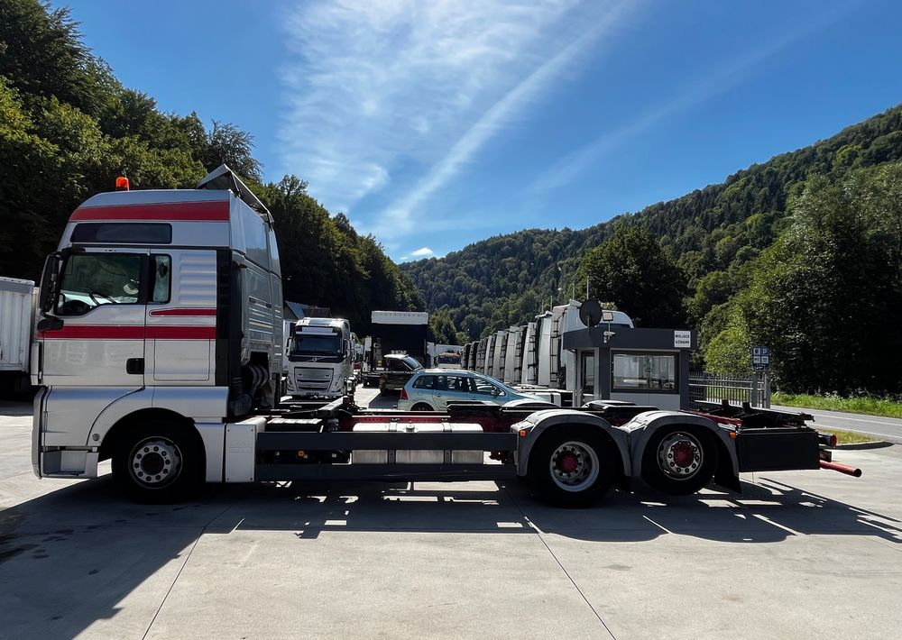 Шаси кабина MAN TGX 18.480 // Euro 5 // 6x2 // BDF // Cały na poduszkach // Automat //: снимка 7 Шаси кабина MAN TGX 18.480 // Euro 5 // 6x2 // BDF // Cały na poduszkach // Automat //: снимка 7