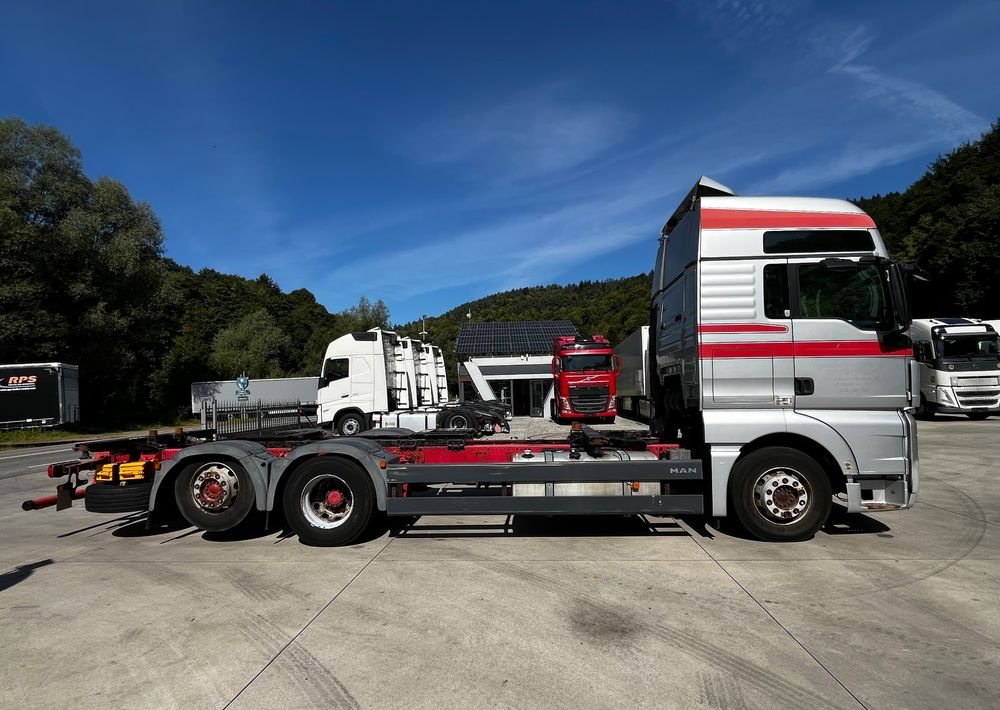 Шаси кабина MAN TGX 18.480 // Euro 5 // 6x2 // BDF // Cały na poduszkach // Automat //: снимка 6 Шаси кабина MAN TGX 18.480 // Euro 5 // 6x2 // BDF // Cały na poduszkach // Automat //: снимка 6