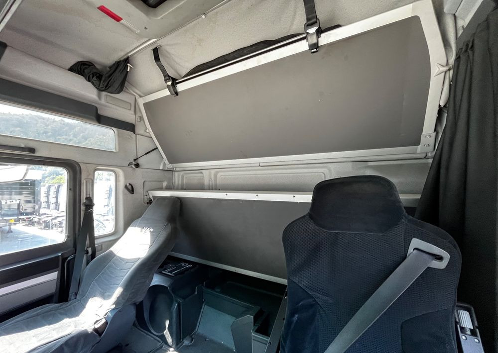 Шаси кабина MAN TGX 18.480 // Euro 5 // 6x2 // BDF // Cały na poduszkach // Automat //: снимка 13 Шаси кабина MAN TGX 18.480 // Euro 5 // 6x2 // BDF // Cały na poduszkach // Automat //: снимка 13