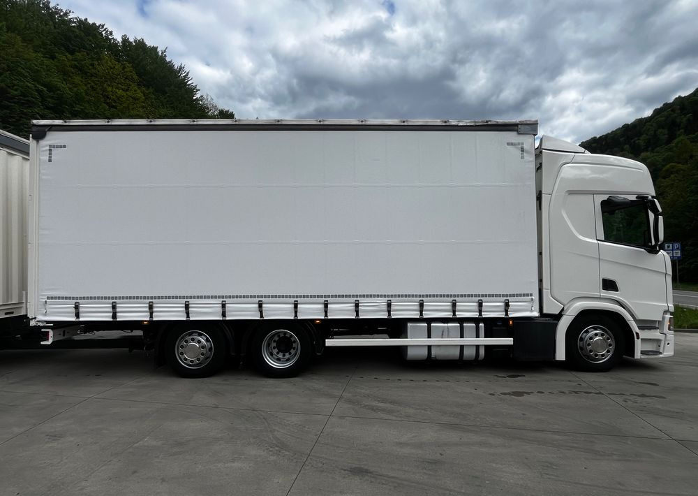 Scania R410 // 2018 // Retarder // Tandem 7.7+7.7 // Przyczepa Krone // Oś podnosozna // - Камион с брезент: снимка 3 Scania R410 // 2018 // Retarder // Tandem 7.7+7.7 // Przyczepa Krone // Oś podnosozna // - Камион с брезент: снимка 3