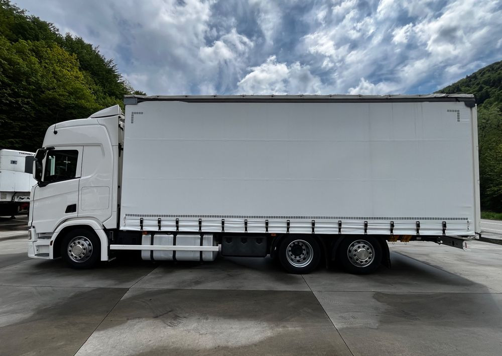Scania R410 // 2018 Rok 6x2 // Retarder // Automat // Led // Navi // 77 // - Камион с брезент: снимка 5 Scania R410 // 2018 Rok 6x2 // Retarder // Automat // Led // Navi // 77 // - Камион с брезент: снимка 5