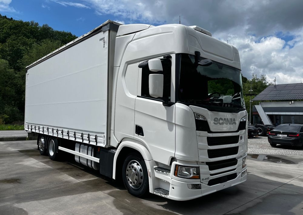 Scania R410 // 2018 Rok 6x2 // Retarder // Automat // Led // Navi // 77 // - Камион с брезент: снимка 3 Scania R410 // 2018 Rok 6x2 // Retarder // Automat // Led // Navi // 77 // - Камион с брезент: снимка 3