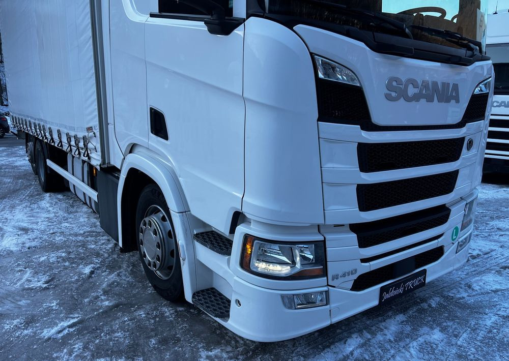 Scania R410 // 2018 Rok 6x2 // Retarder // Automat // Led // Navi // 77 // - Камион с брезент: снимка 4 Scania R410 // 2018 Rok 6x2 // Retarder // Automat // Led // Navi // 77 // - Камион с брезент: снимка 4