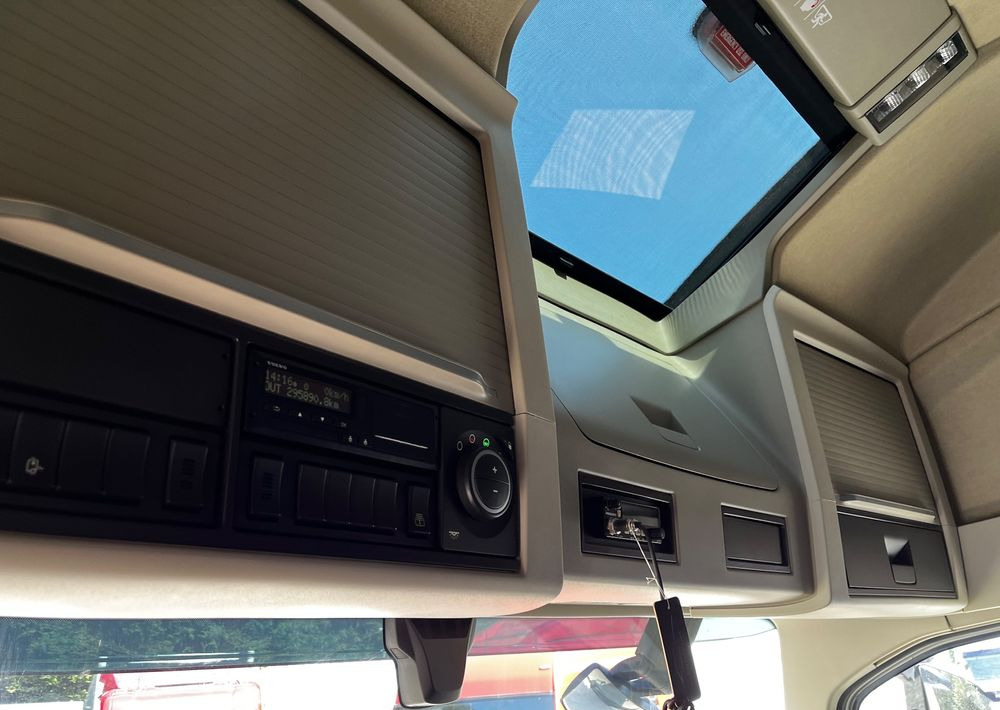 Влекач Volvo FH 500 // 2023Rok // Klima postojowa // Full Led // ACC //: снимка 14