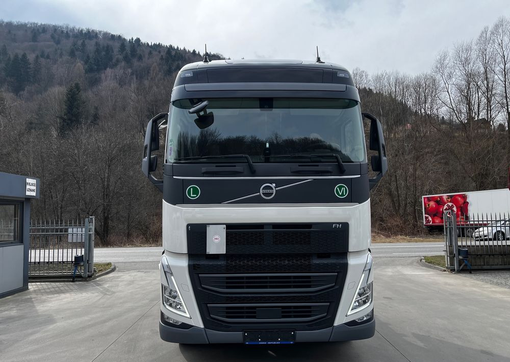 Volvo FH 500 EURO 6 // Standard // 2024 Rok // Parkclima // Globe XL // Skóry // Joystick // - Влекач: снимка 2 Volvo FH 500 EURO 6 // Standard // 2024 Rok // Parkclima // Globe XL // Skóry // Joystick // - Влекач: снимка 2