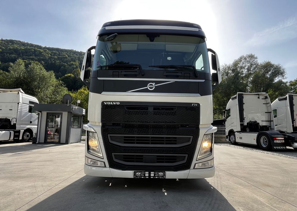 Volvo FH500 // 2016 // Mega // 2 zbiorniki // Z ruchu międzynarodowego // - Влекач: снимка 2 Volvo FH500 // 2016 // Mega // 2 zbiorniki // Z ruchu międzynarodowego // - Влекач: снимка 2