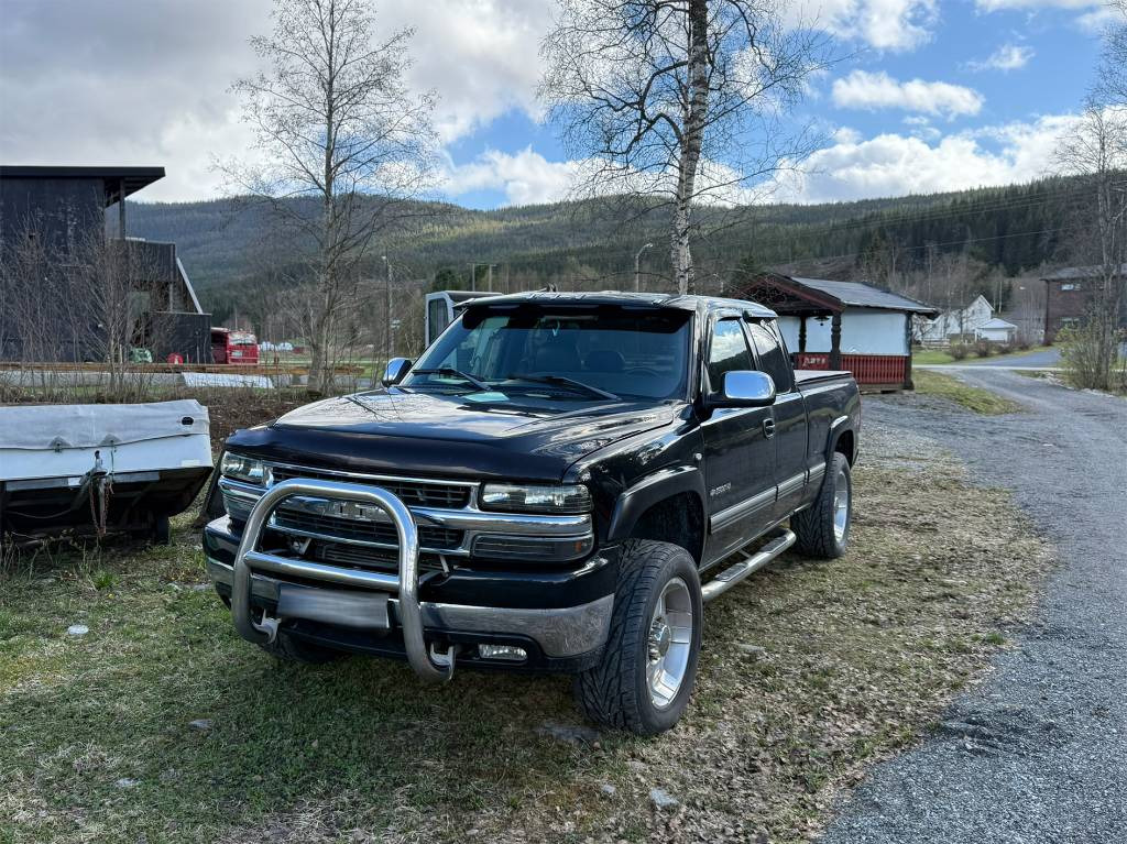 Chevrolet Silverado 2500 4x4 LT - Пикап: снимка 1 Chevrolet Silverado 2500 4x4 LT - Пикап: снимка 1