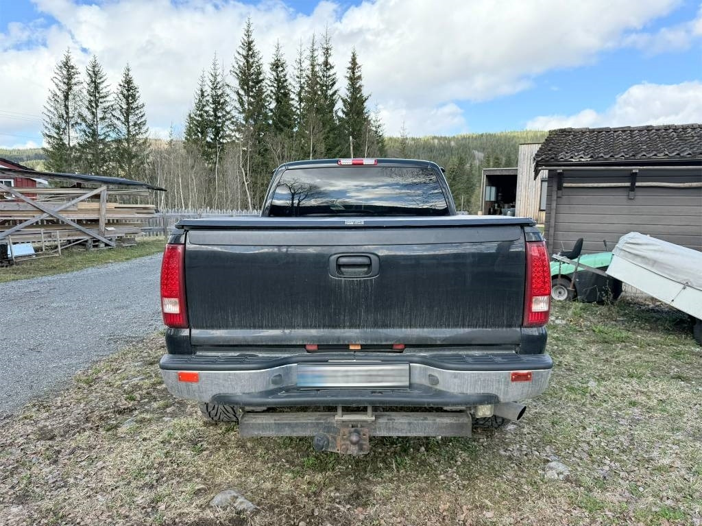 Chevrolet Silverado 2500 4x4 LT - Друга техника: снимка 5 Chevrolet Silverado 2500 4x4 LT - Друга техника: снимка 5