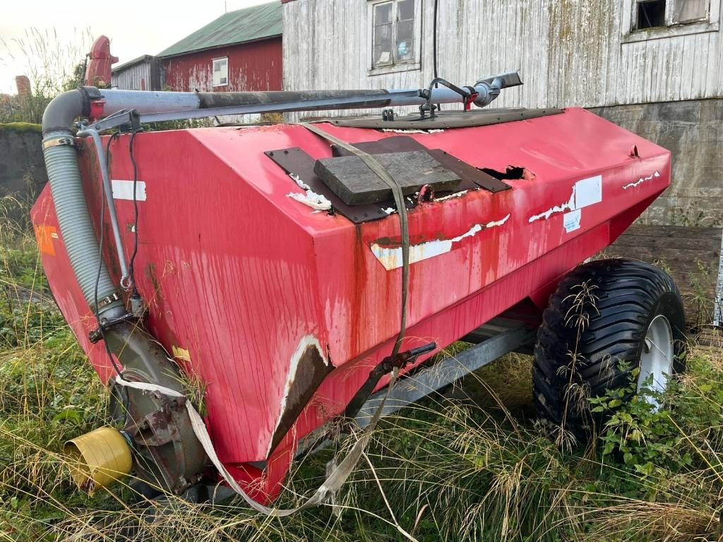 GB 4.8 Guffen Fertilizer Spreader - Цистерна за течен тор: снимка 4 GB 4.8 Guffen Fertilizer Spreader - Цистерна за течен тор: снимка 4