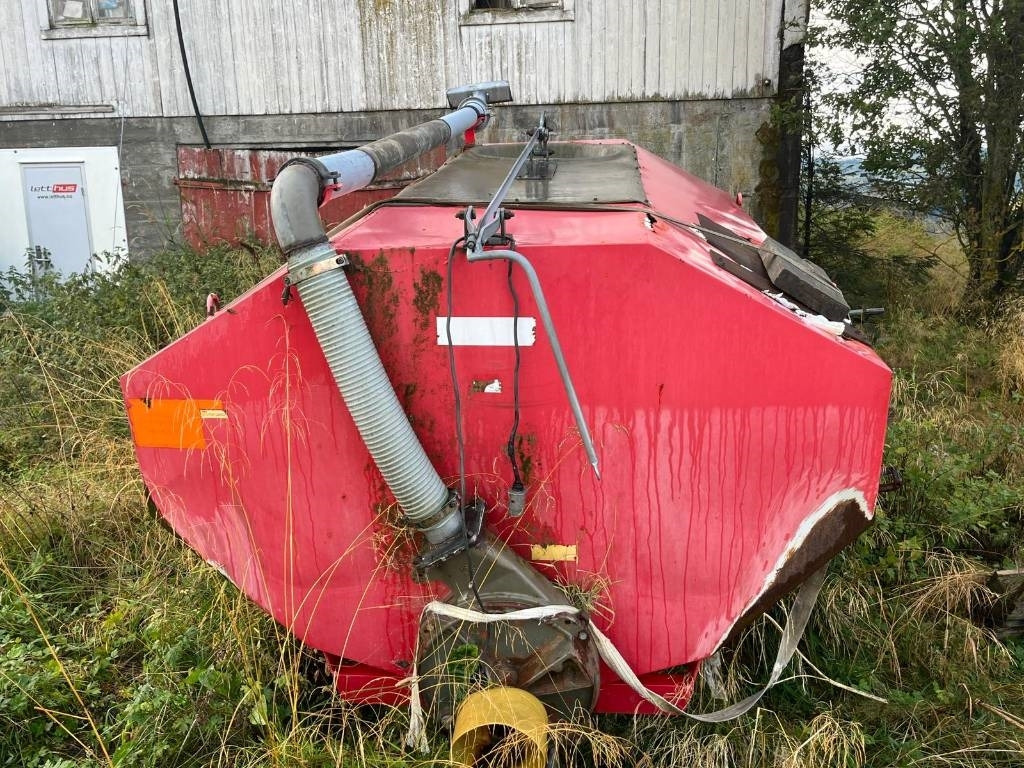 GB 4.8 Guffen Fertilizer Spreader - Цистерна за течен тор: снимка 3 GB 4.8 Guffen Fertilizer Spreader - Цистерна за течен тор: снимка 3