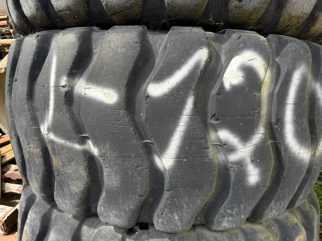 Goodyear 23,5R25 - Гума: снимка 4 Goodyear 23,5R25 - Гума: снимка 4