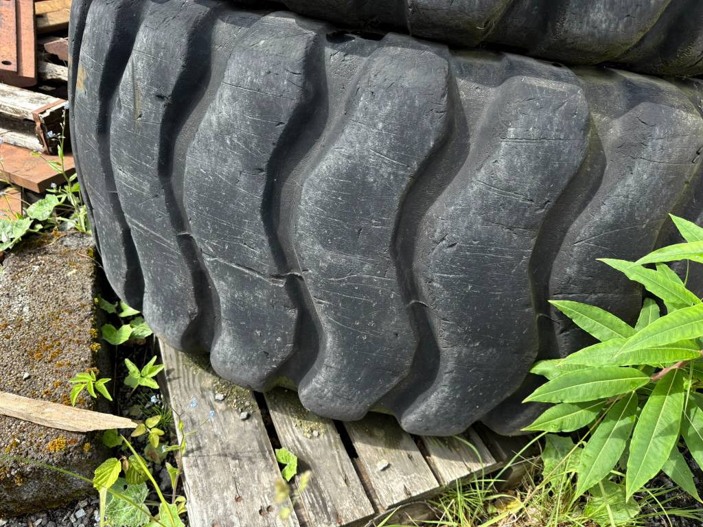 Goodyear 23,5R25 - Гума: снимка 3 Goodyear 23,5R25 - Гума: снимка 3