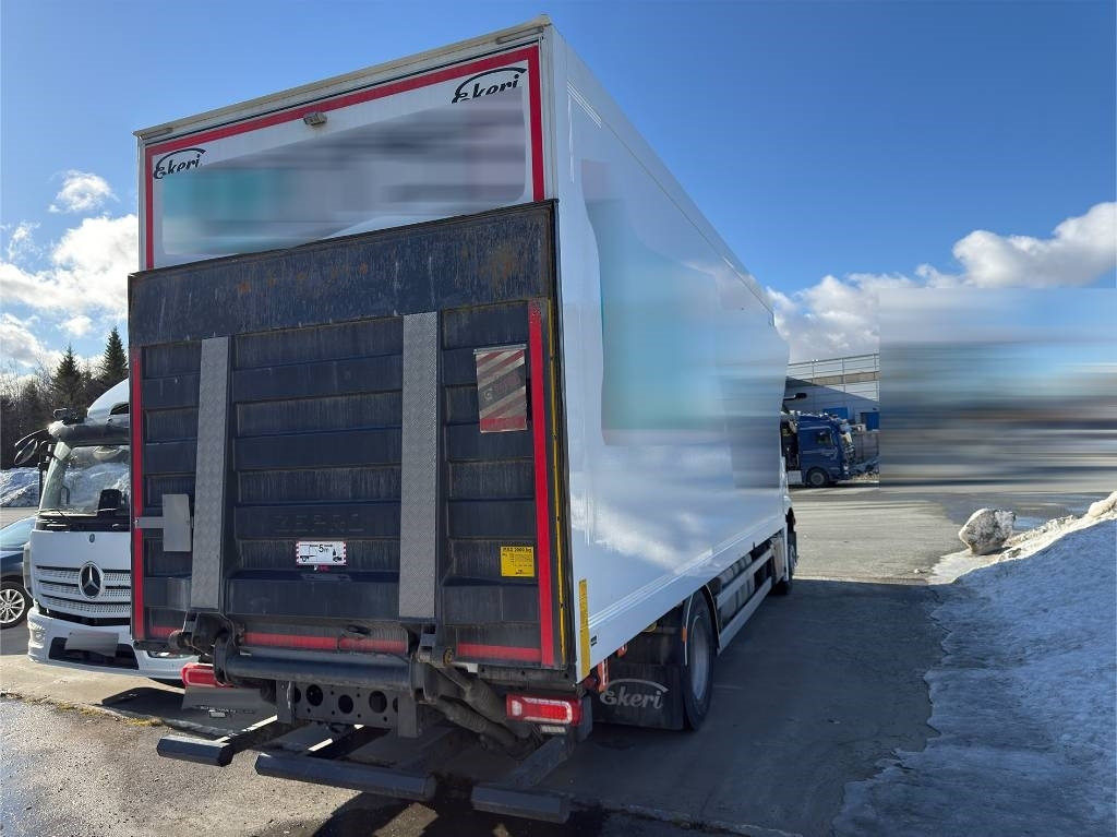 Mercedes-Benz Actros 1833 - Камион фургон: снимка 5 Mercedes-Benz Actros 1833 - Камион фургон: снимка 5