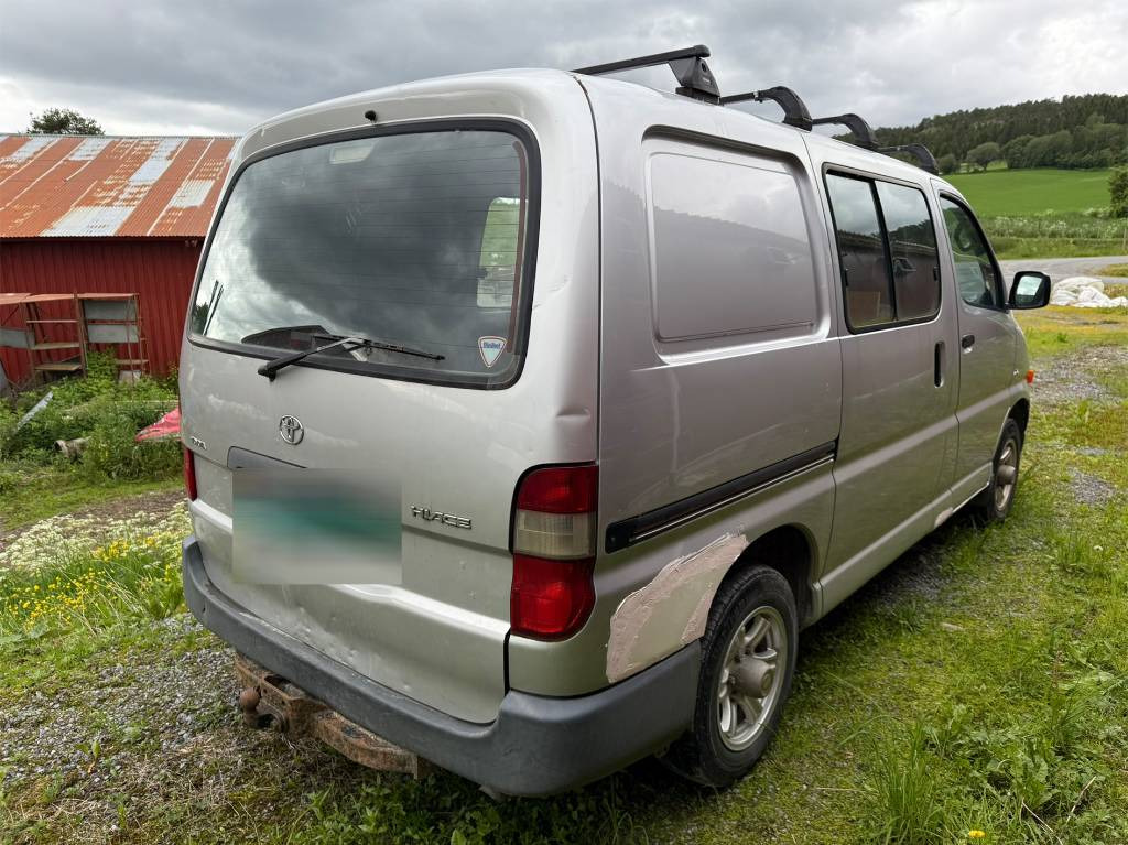 Toyota Hiace 4x4 - Товарен бус: снимка 5 Toyota Hiace 4x4 - Товарен бус: снимка 5