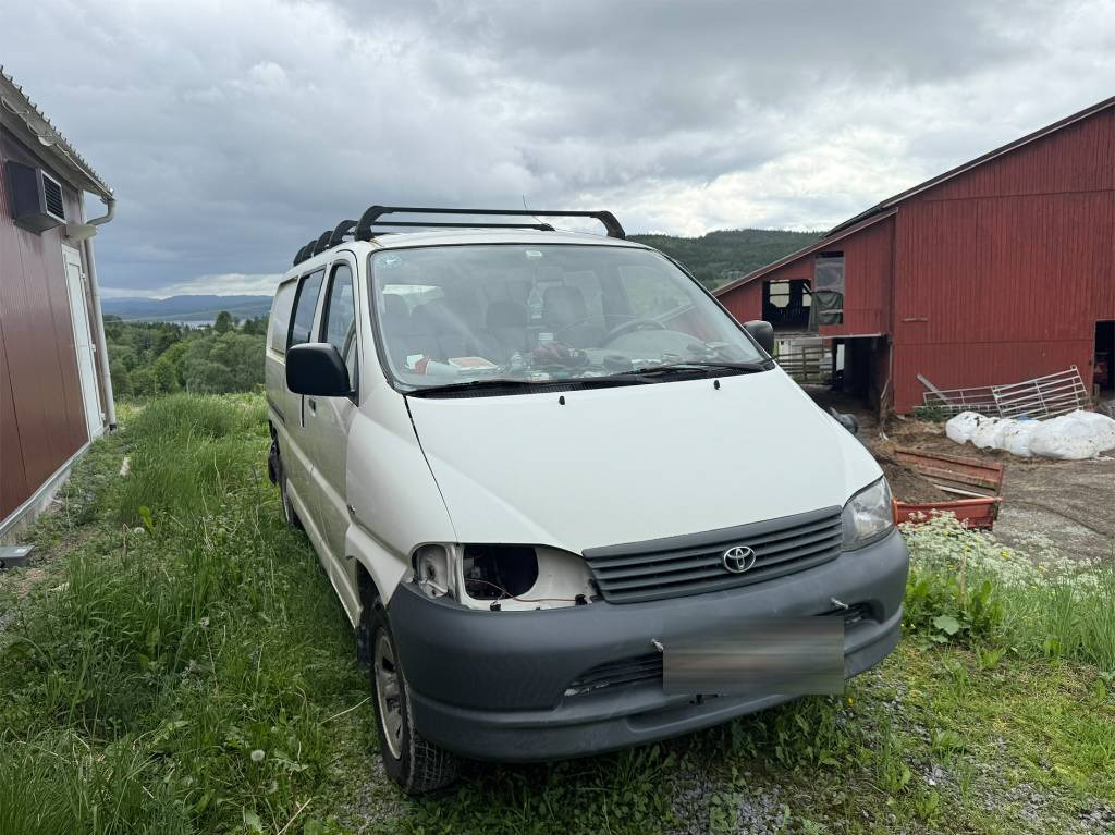 Toyota Hiace 4x4 - Товарен бус: снимка 2 Toyota Hiace 4x4 - Товарен бус: снимка 2