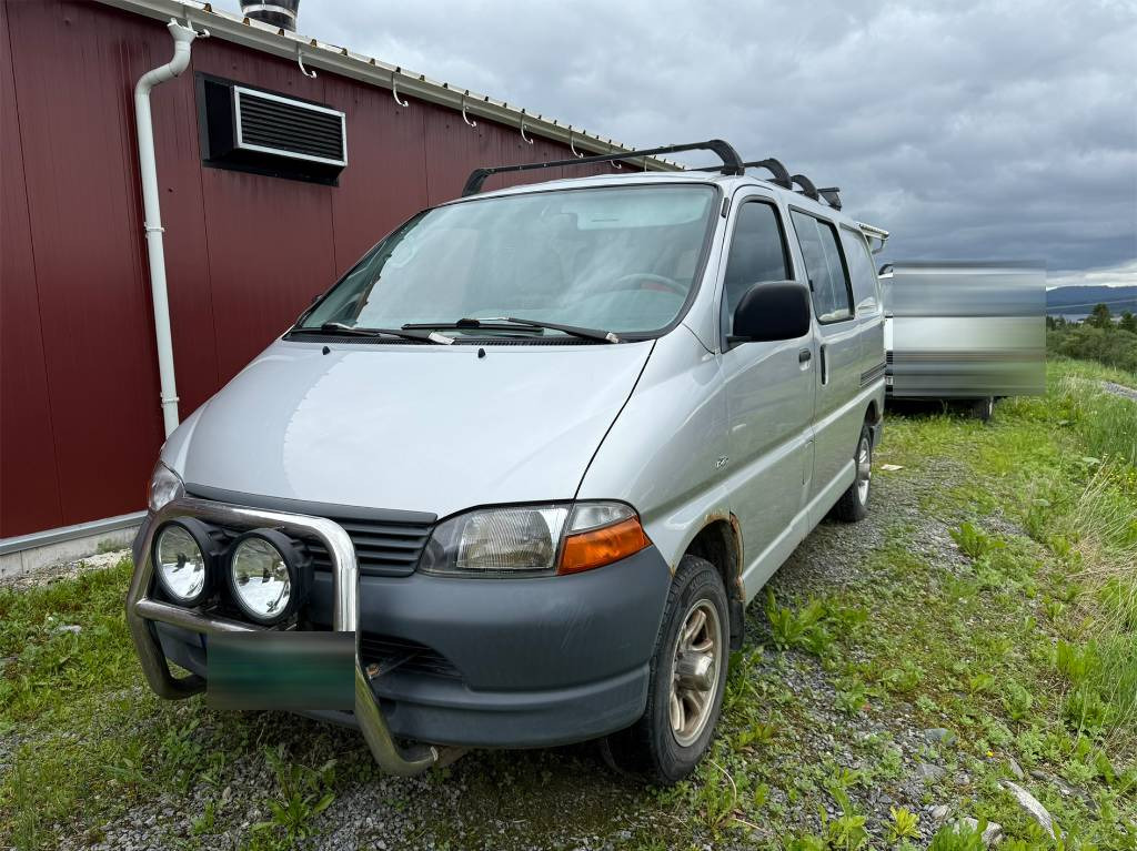 Toyota Hiace 4x4 - Товарен бус: снимка 4 Toyota Hiace 4x4 - Товарен бус: снимка 4