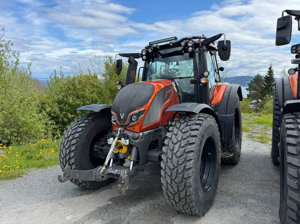 Valtra N175 V inkl. Noremat armklipper kantslåttløsning - Трактор: снимка 2 Valtra N175 V inkl. Noremat armklipper kantslåttløsning - Трактор: снимка 2
