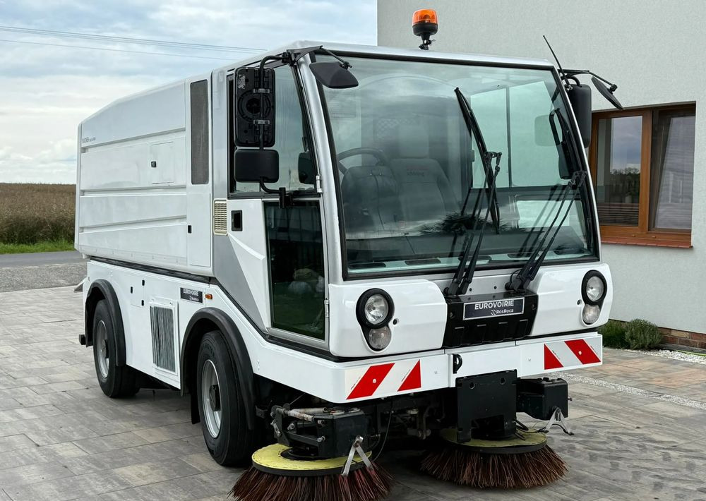 Inny Bucher Citycat 5000 - Боклукчийска кола: снимка 1 Inny Bucher Citycat 5000 - Боклукчийска кола: снимка 1
