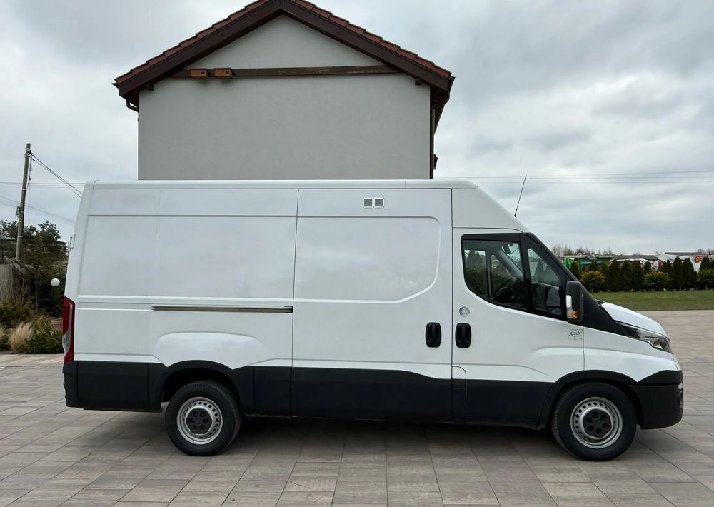 Iveco Daily 35S13 - Товарен бус: снимка 4 Iveco Daily 35S13 - Товарен бус: снимка 4