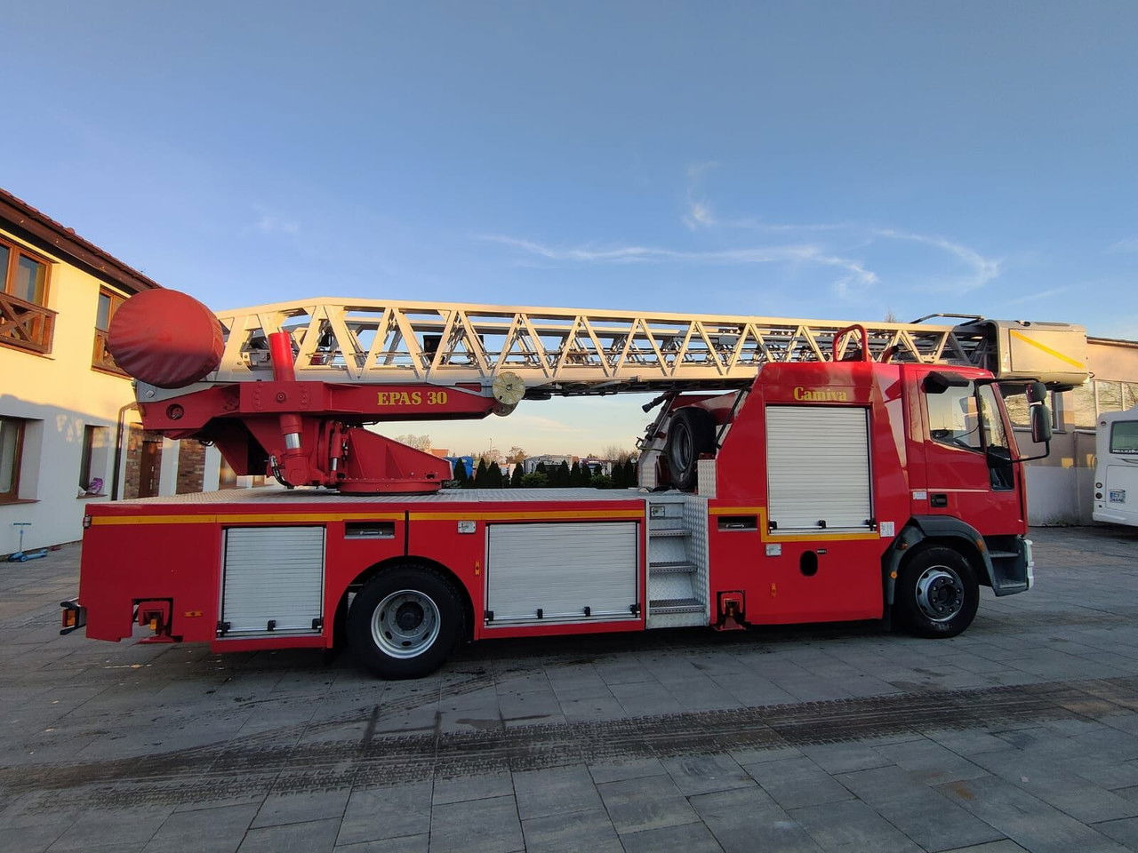 Iveco EuroCargo 130 130E24 - Пожарна кола: снимка 4 Iveco EuroCargo 130 130E24 - Пожарна кола: снимка 4