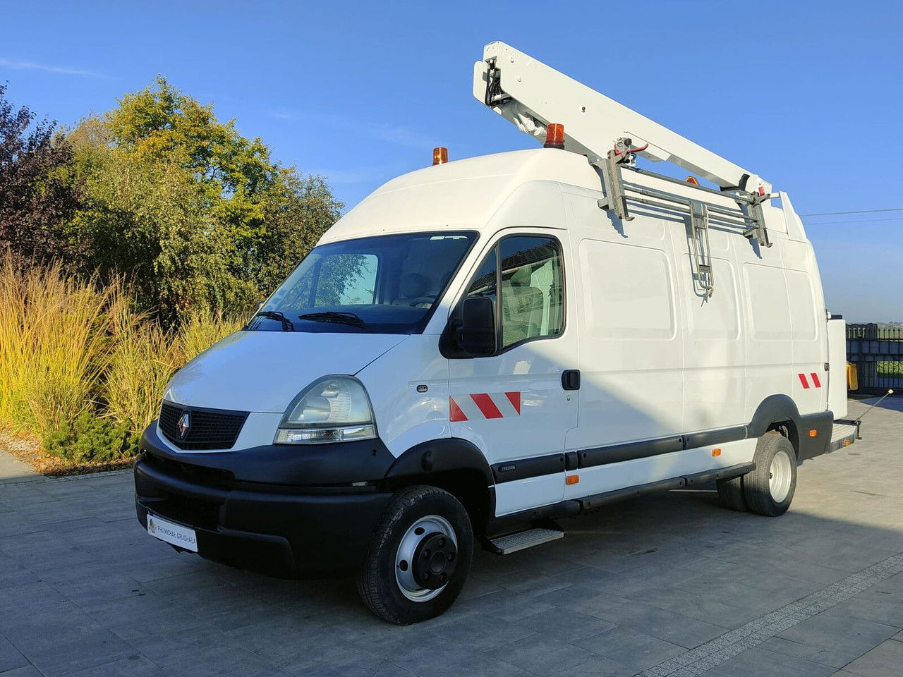 Renault Mascott 3.0 - Автовишка: снимка 3 Renault Mascott 3.0 - Автовишка: снимка 3
