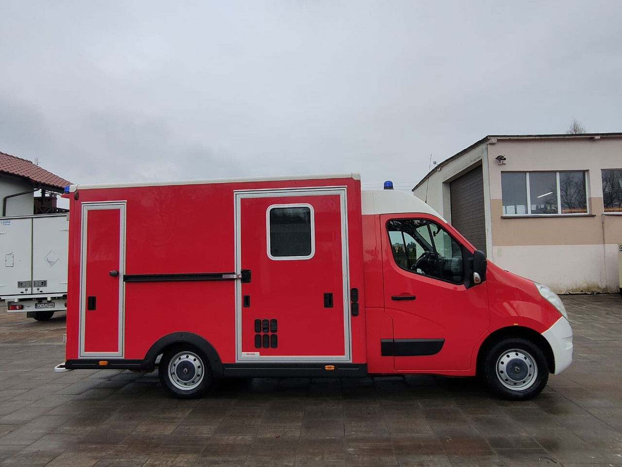Renault Master Karetka Ambulans pogotowie kontenerowe Kamper - Линейка: снимка 4 Renault Master Karetka Ambulans pogotowie kontenerowe Kamper - Линейка: снимка 4