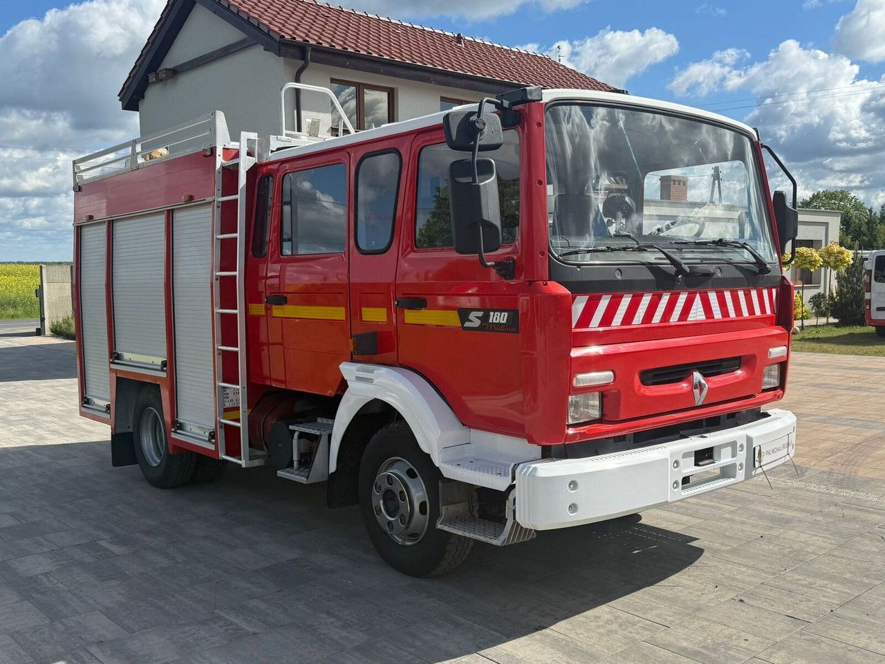 Renault Midliner 180 S180 - Пожарна кола: снимка 1 Renault Midliner 180 S180 - Пожарна кола: снимка 1