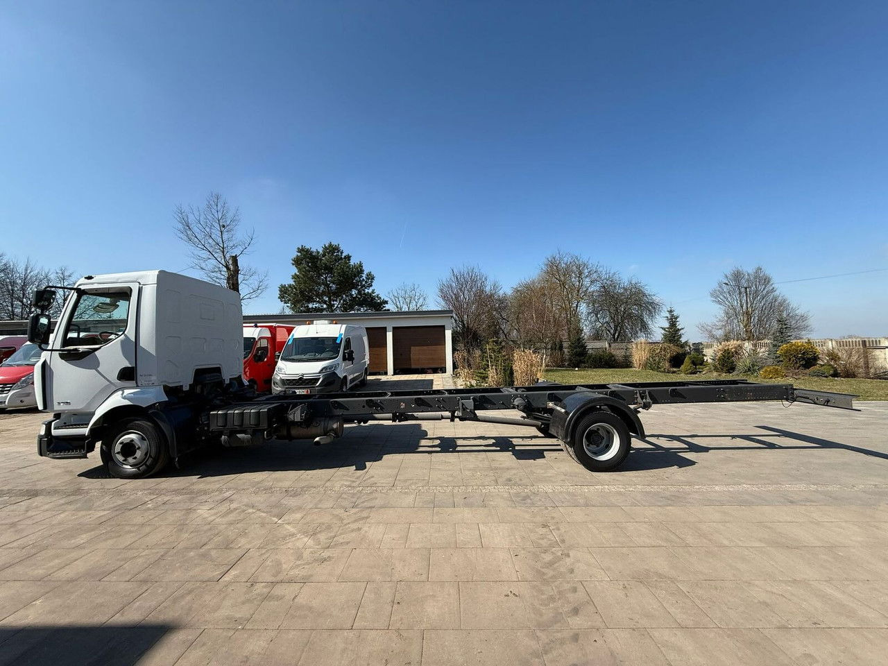 Renault Midlum 220 - Шаси кабина: снимка 5 Renault Midlum 220 - Шаси кабина: снимка 5