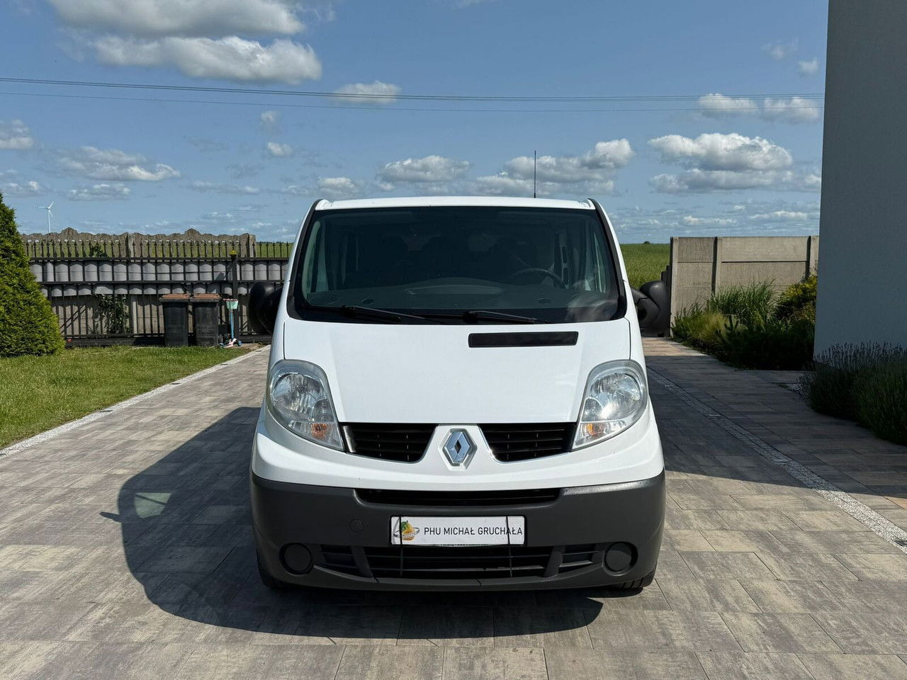 Renault Trafic 2.0 Doka 6 osobowy Klimatyzacja Hak - Малък ван: снимка 2 Renault Trafic 2.0 Doka 6 osobowy Klimatyzacja Hak - Малък ван: снимка 2