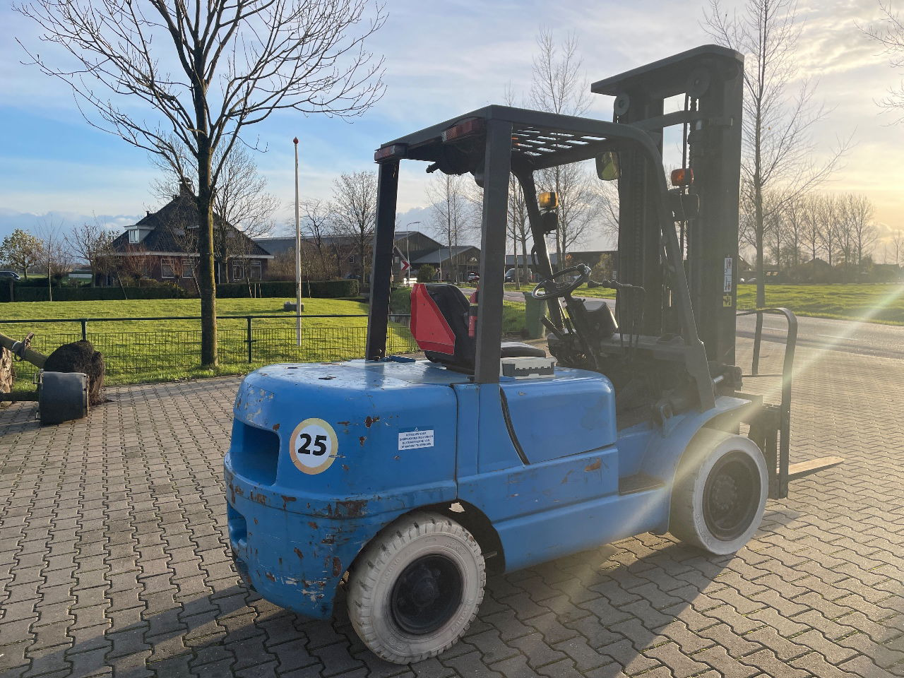 Nissan 3.5 tons diesel heftruck triplo 5.50m Hefhoogte 2000 uur - Мотокар: снимка 3 Nissan 3.5 tons diesel heftruck triplo 5.50m Hefhoogte 2000 uur - Мотокар: снимка 3