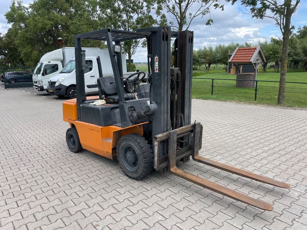 Nissan FJ02A25U 2.5 ton diesel triplo freelift heftruck - Мотокар: снимка 4 Nissan FJ02A25U 2.5 ton diesel triplo freelift heftruck - Мотокар: снимка 4