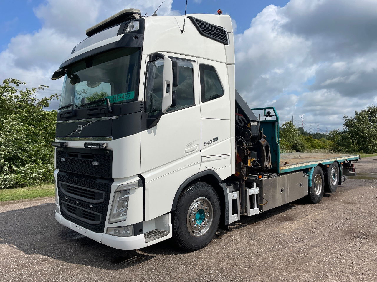 Volvo FH 13.540 FH 540 with hiab 477 e6 with remote - Камион с кран: снимка 2 Volvo FH 13.540 FH 540 with hiab 477 e6 with remote - Камион с кран: снимка 2
