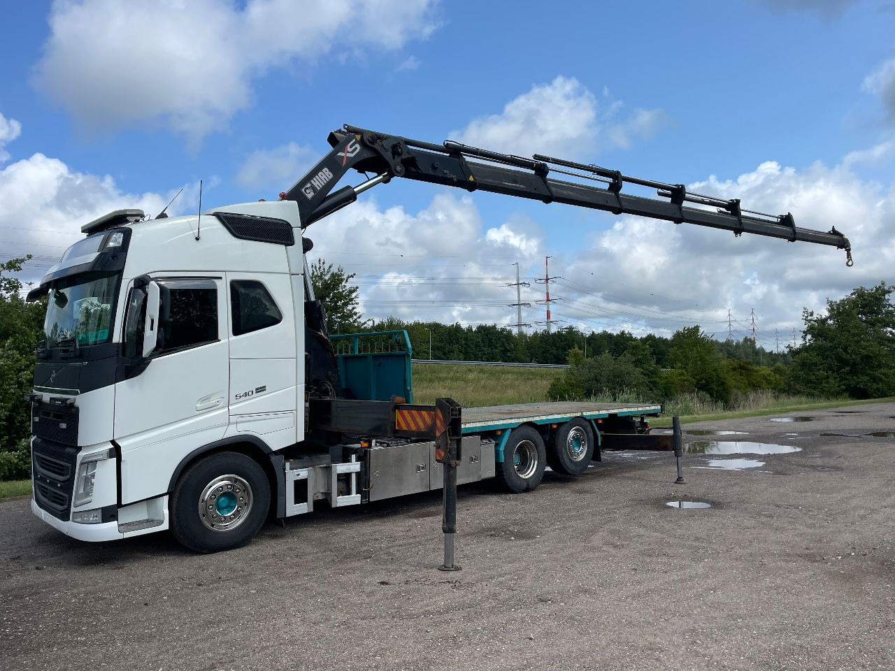 Volvo FH 13.540 FH 540 with hiab 477 e6 with remote - Камион с кран: снимка 1 Volvo FH 13.540 FH 540 with hiab 477 e6 with remote - Камион с кран: снимка 1