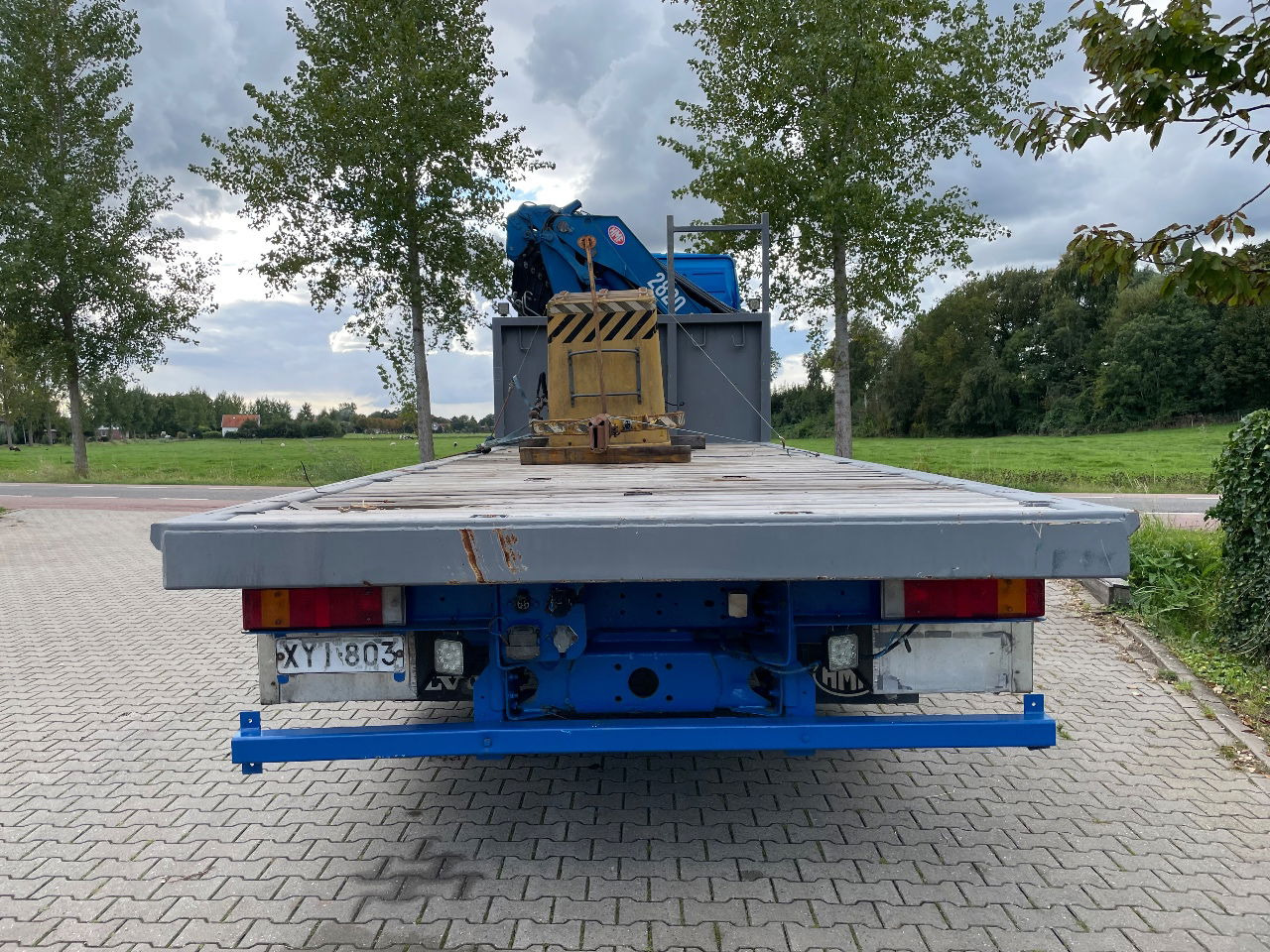 Volvo FH 16 FH16 420 with HMF 2820 crane with jib and front stamps Very Good Condition - Камион с кран: снимка 4 Volvo FH 16 FH16 420 with HMF 2820 crane with jib and front stamps Very Good Condition - Камион с кран: снимка 4