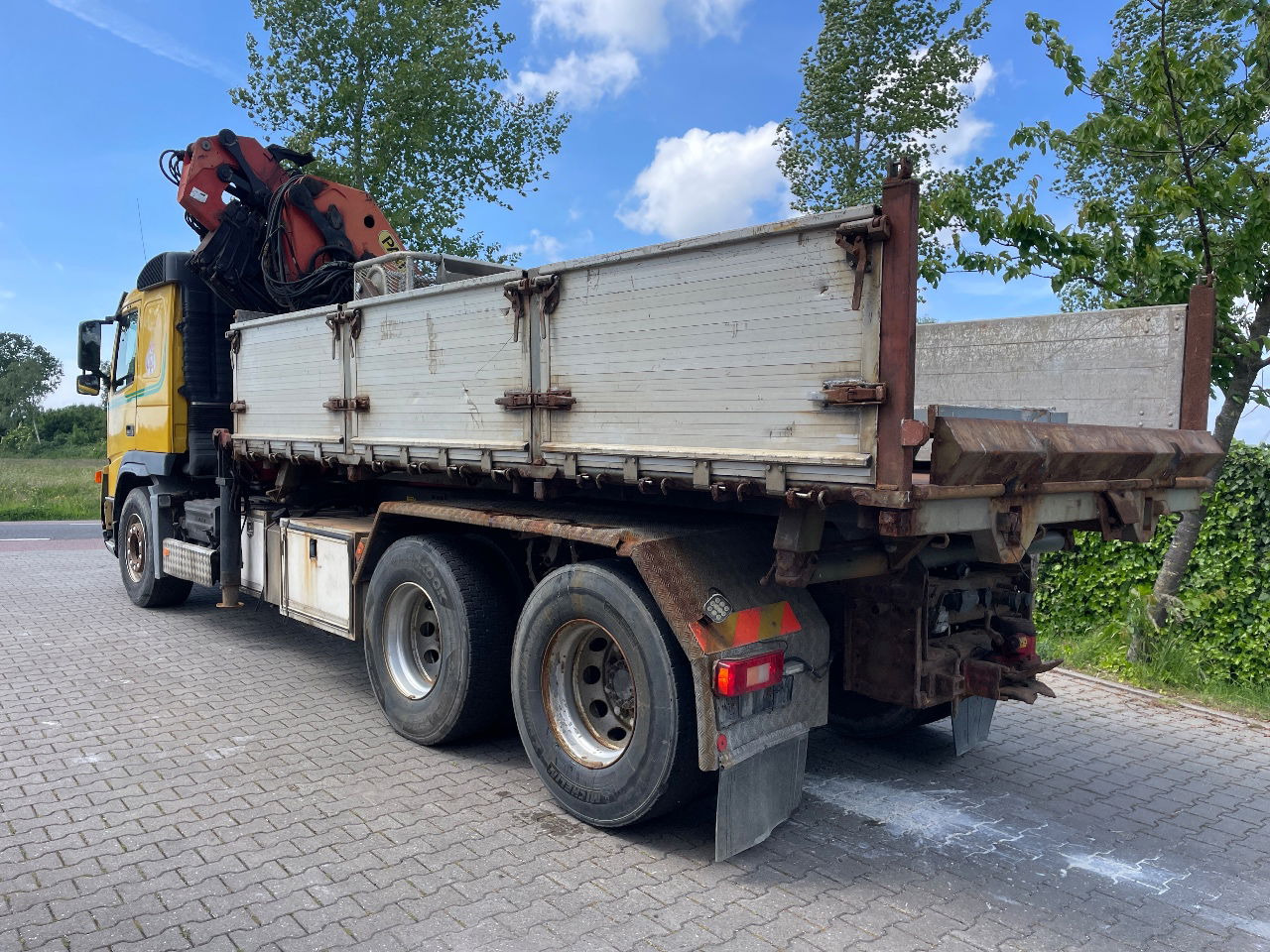 Volvo FM 12.380 .380 with Palfinger PK27000 with jib and tipper box - Самосвал камион, Камион с кран: снимка 3 Volvo FM 12.380 .380 with Palfinger PK27000 with jib and tipper box - Самосвал камион, Камион с кран: снимка 3