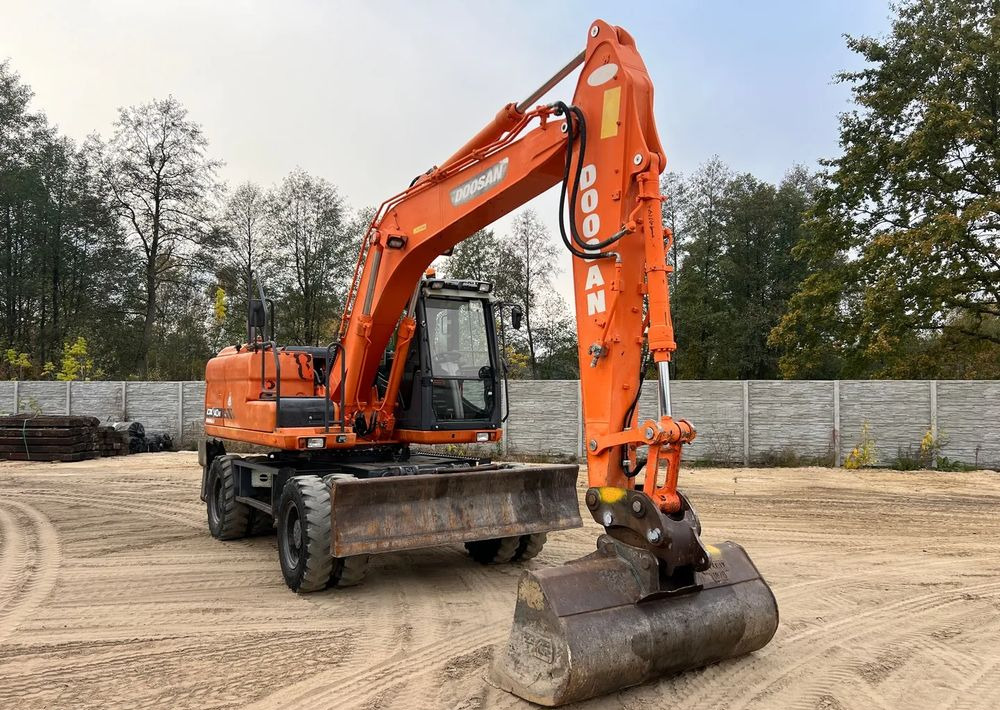 Doosan DX140W-3 - Колесен багер: снимка 2 Doosan DX140W-3 - Колесен багер: снимка 2