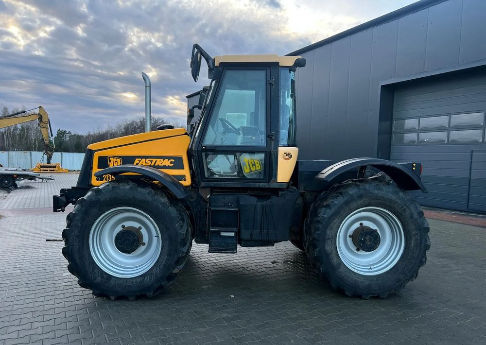 JCB FASTRAC 2135 - Трактор: снимка 2 JCB FASTRAC 2135 - Трактор: снимка 2