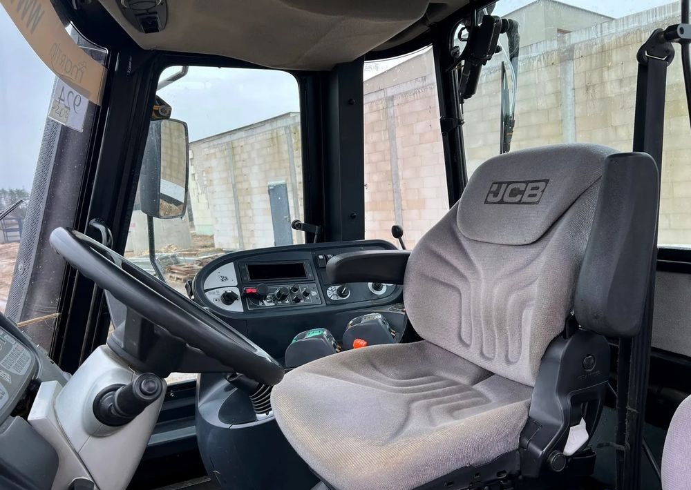 JCB Fastrac 3190 - Трактор: снимка 3 JCB Fastrac 3190 - Трактор: снимка 3