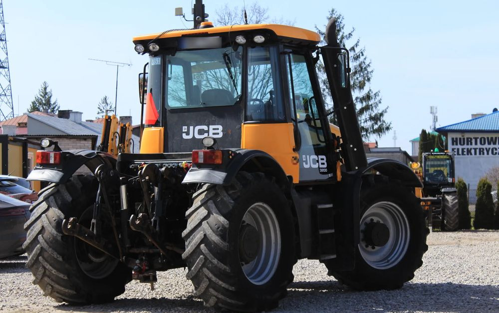 JCB Fastrac 3200 - Трактор: снимка 4 JCB Fastrac 3200 - Трактор: снимка 4