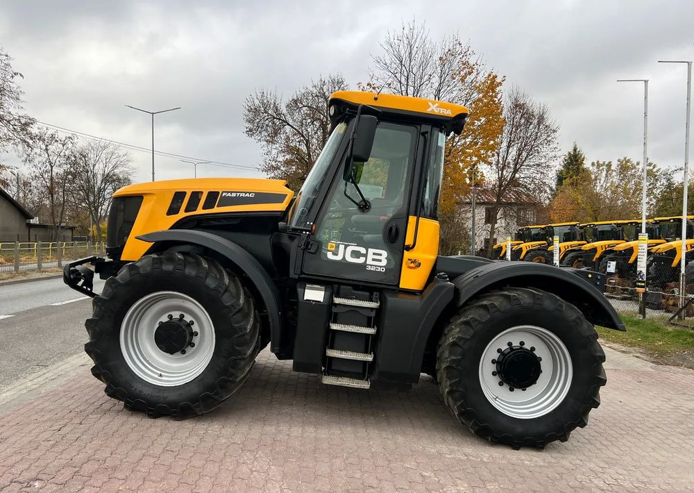 JCB Fastrac 3230 Sisu Xtra - Трактор: снимка 2 JCB Fastrac 3230 Sisu Xtra - Трактор: снимка 2