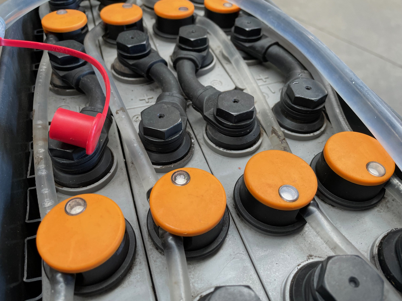 24 Volt I 2PzS 250 - Акумулатор за Подемно-транспортна техника: снимка 3 24 Volt I 2PzS 250 - Акумулатор за Подемно-транспортна техника: снимка 3