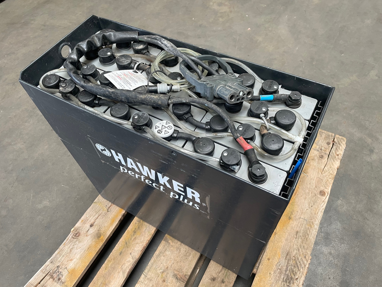 Hawker 24 Volt I 3 PZS 375 - Акумулатор за Подемно-транспортна техника: снимка 1 Hawker 24 Volt I 3 PZS 375 - Акумулатор за Подемно-транспортна техника: снимка 1