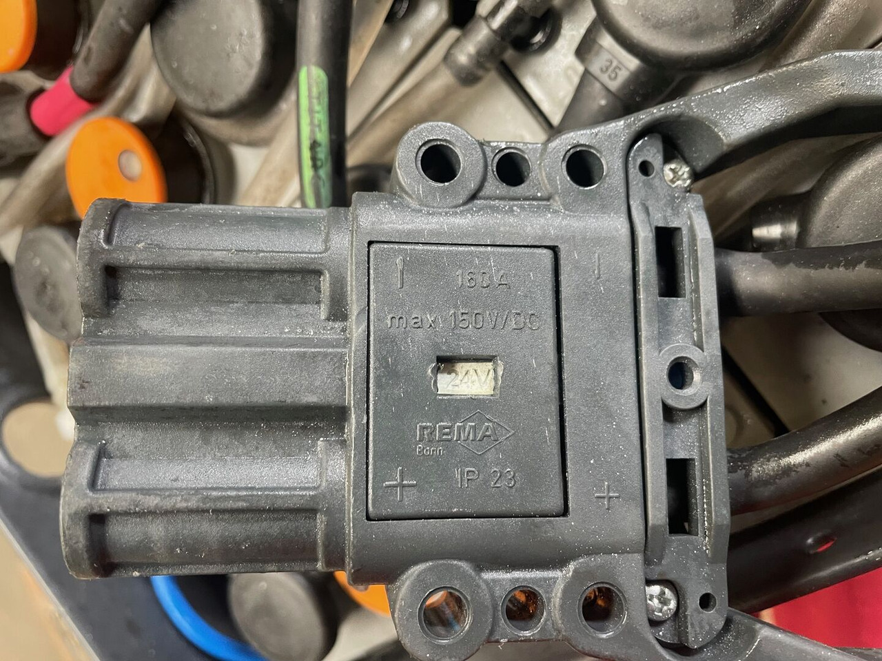 Hawker 24 Volt I 3 PZS 375 - Акумулатор за Подемно-транспортна техника: снимка 4 Hawker 24 Volt I 3 PZS 375 - Акумулатор за Подемно-транспортна техника: снимка 4