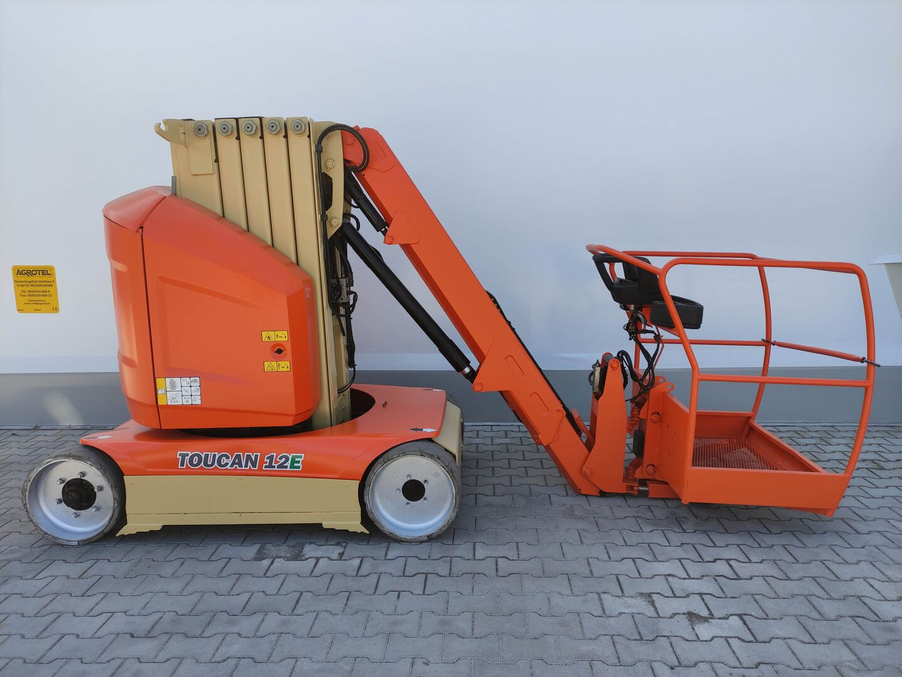 JLG Toucan 12 E (LACK NEU) - Вертикална работна платформа: снимка 2 JLG Toucan 12 E (LACK NEU) - Вертикална работна платформа: снимка 2