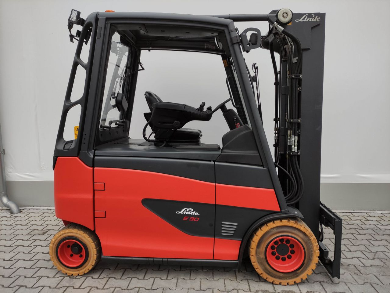 Linde E30HL-01/600-387 (M) - Електрокар: снимка 2 Linde E30HL-01/600-387 (M) - Електрокар: снимка 2