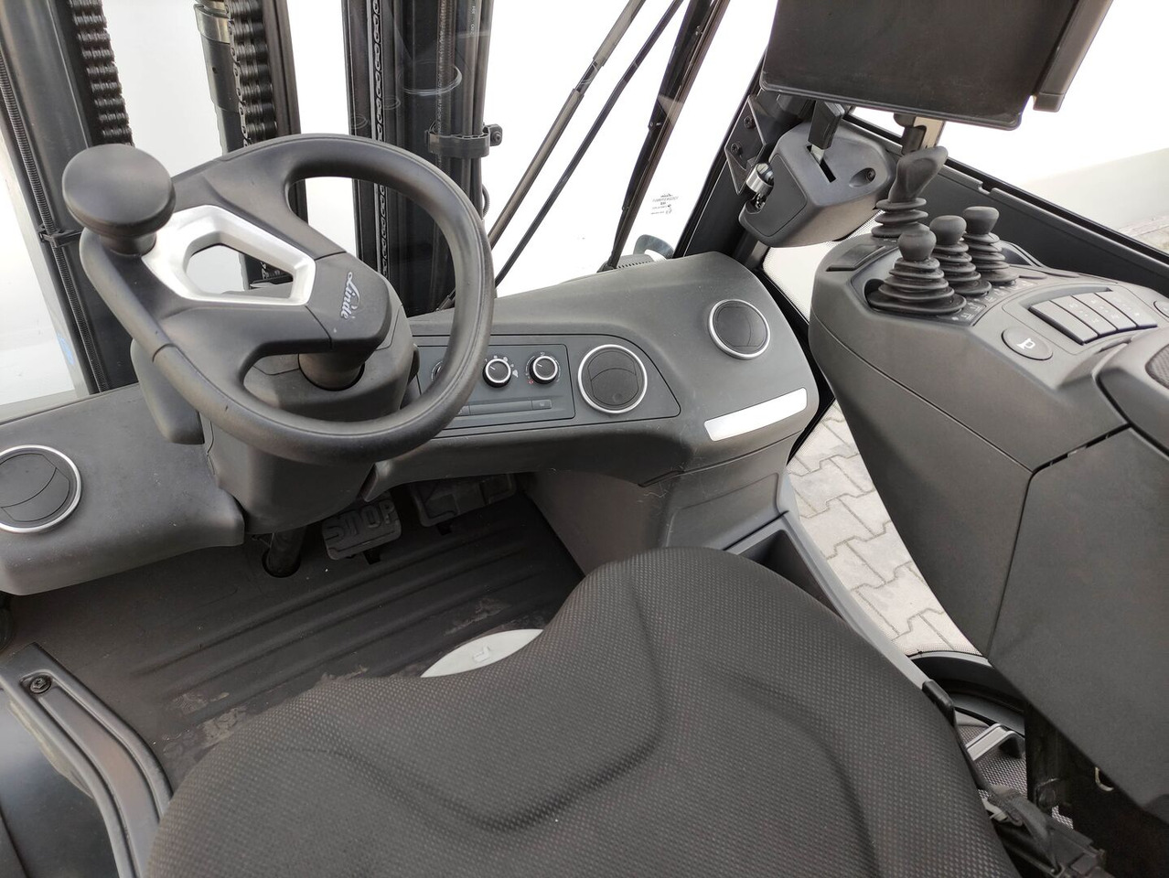 Linde H35D-01-120 (LACK NEU) - Дизелов мотокар: снимка 5 Linde H35D-01-120 (LACK NEU) - Дизелов мотокар: снимка 5