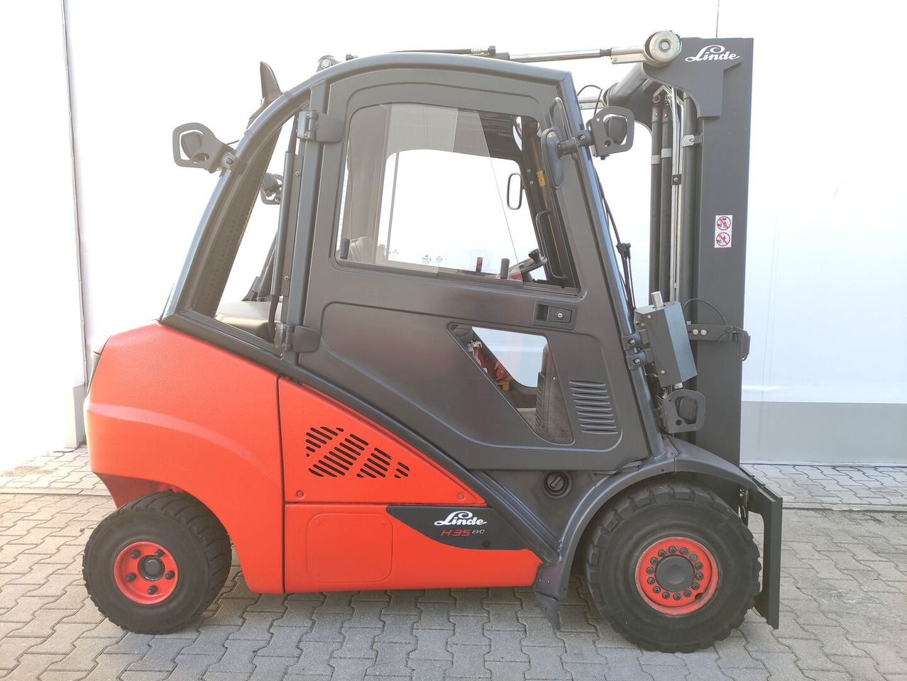 Linde H35D-393-02 EVO / LACK NEU - Дизелов мотокар: снимка 2 Linde H35D-393-02 EVO / LACK NEU - Дизелов мотокар: снимка 2
