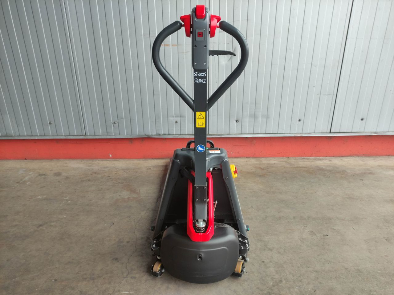 Linde MT15C - Палетна количка: снимка 4 Linde MT15C - Палетна количка: снимка 4