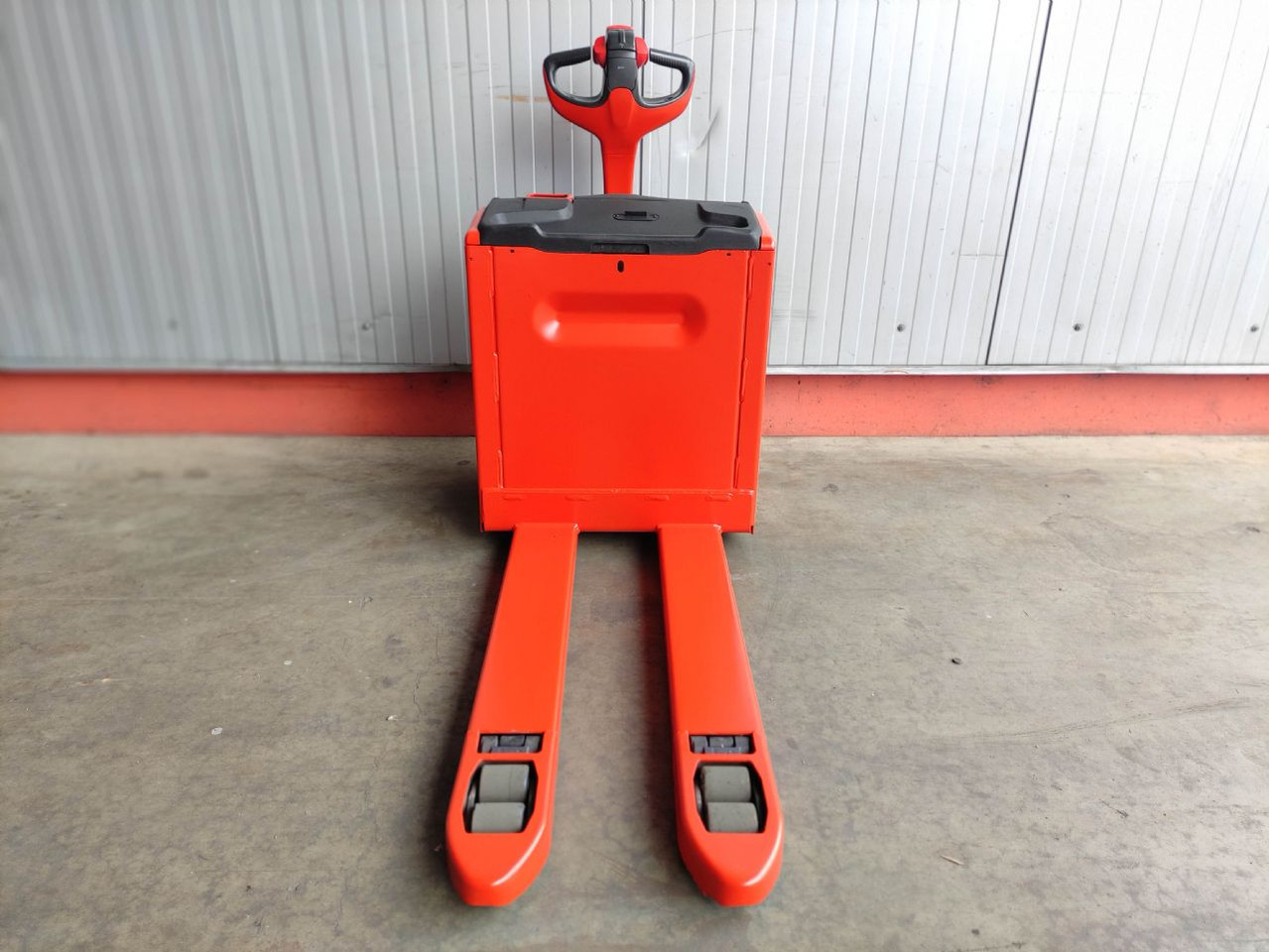 Linde T18-1152 (LACK NEU) - Палетна количка: снимка 3 Linde T18-1152 (LACK NEU) - Палетна количка: снимка 3